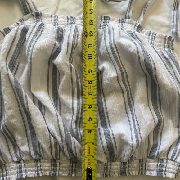NWT Cropped Summer Top - Picture 2 of 5